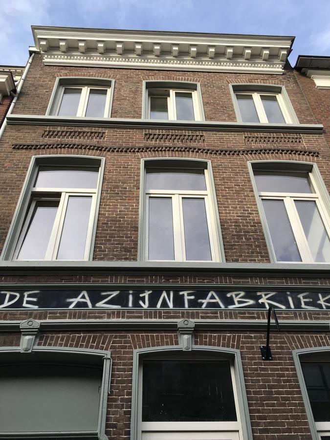 B&B Check Mate Roermond Buitenkant foto