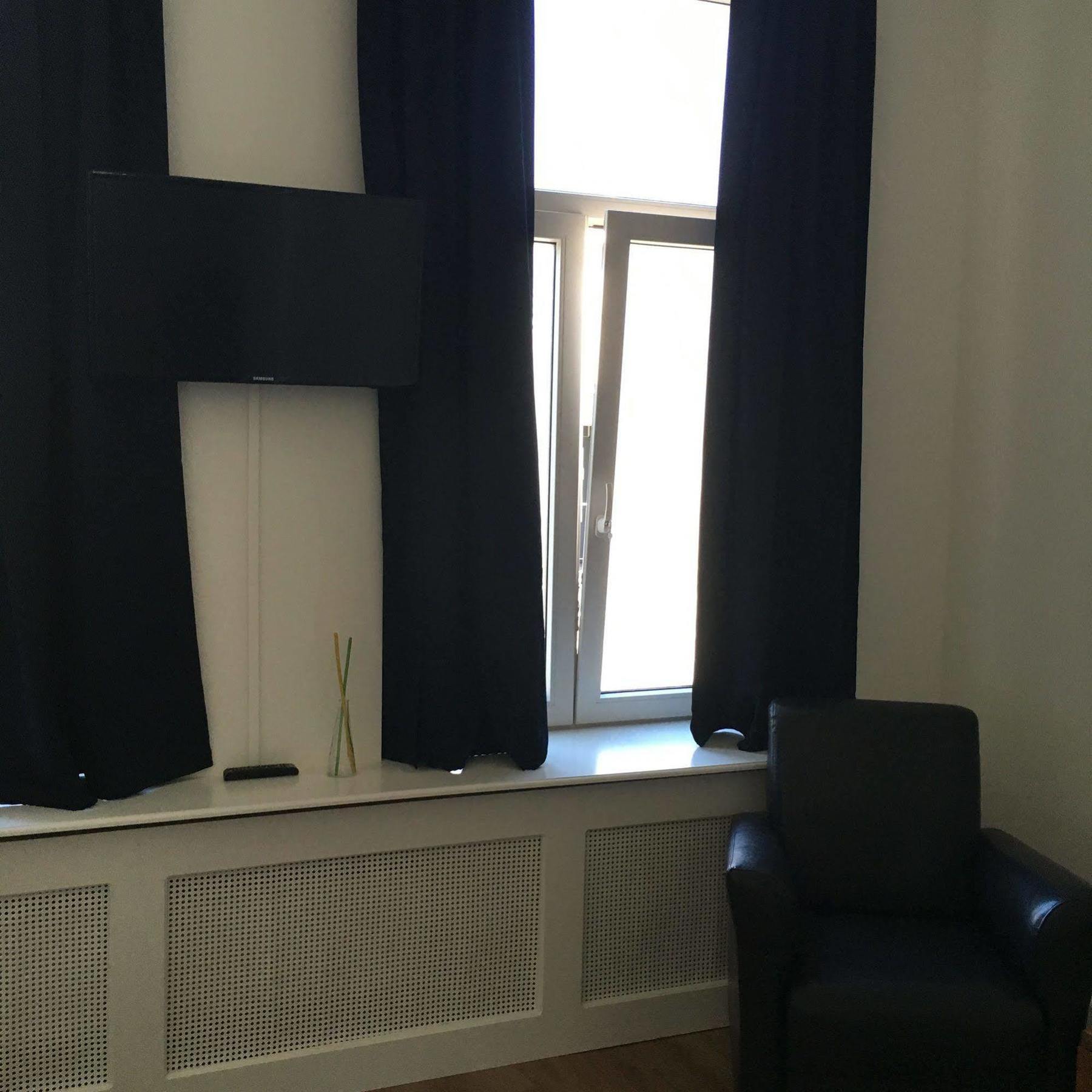 B&B Check Mate Roermond Buitenkant foto