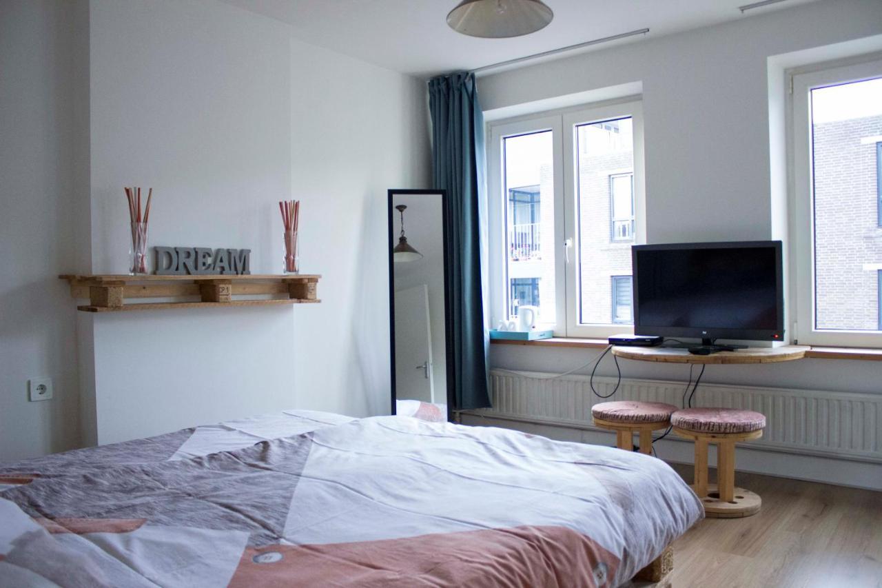 B&B Check Mate Roermond Buitenkant foto